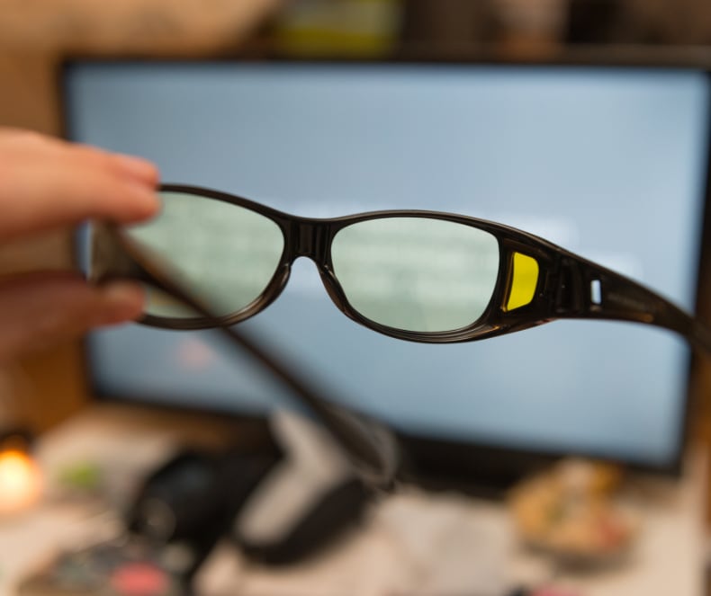 6 Ways to Protect Yourself Against the Blue Light FlexiSpot